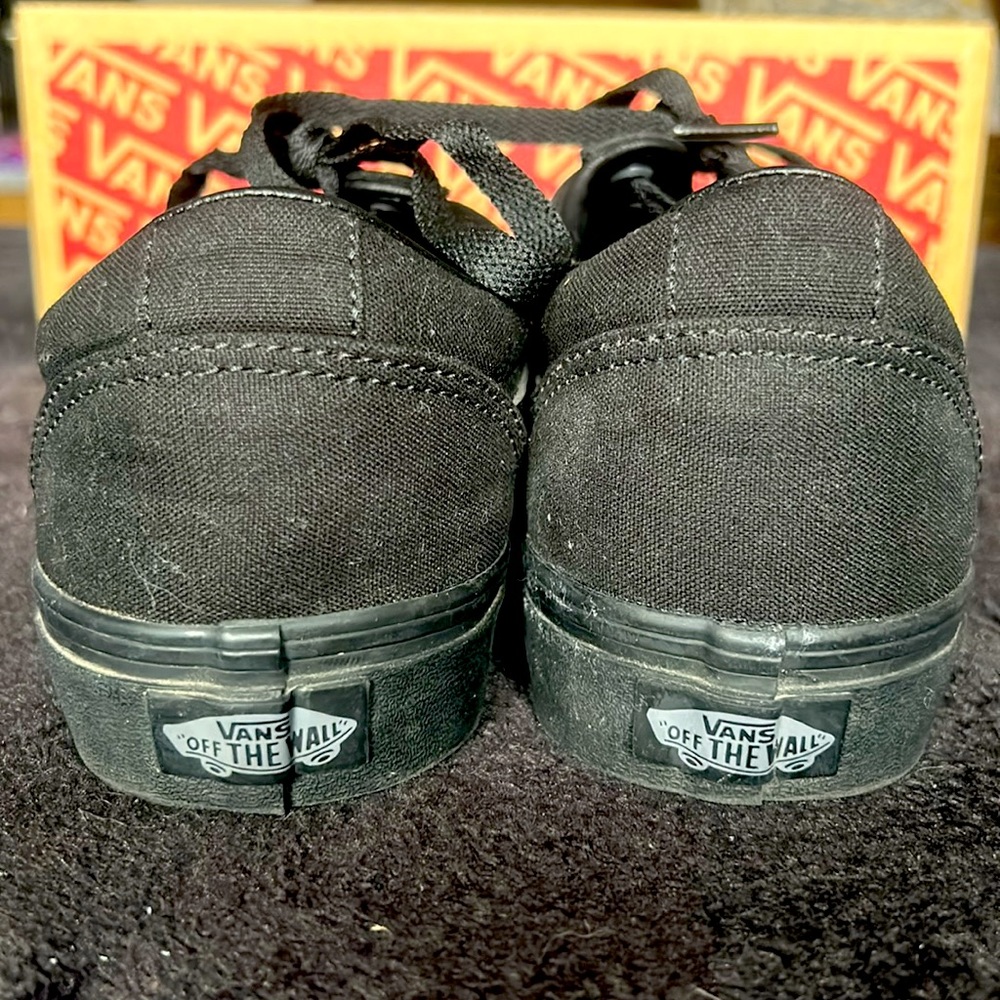 WOMEN’S TENNIS SHOES - Picture 5 of 12